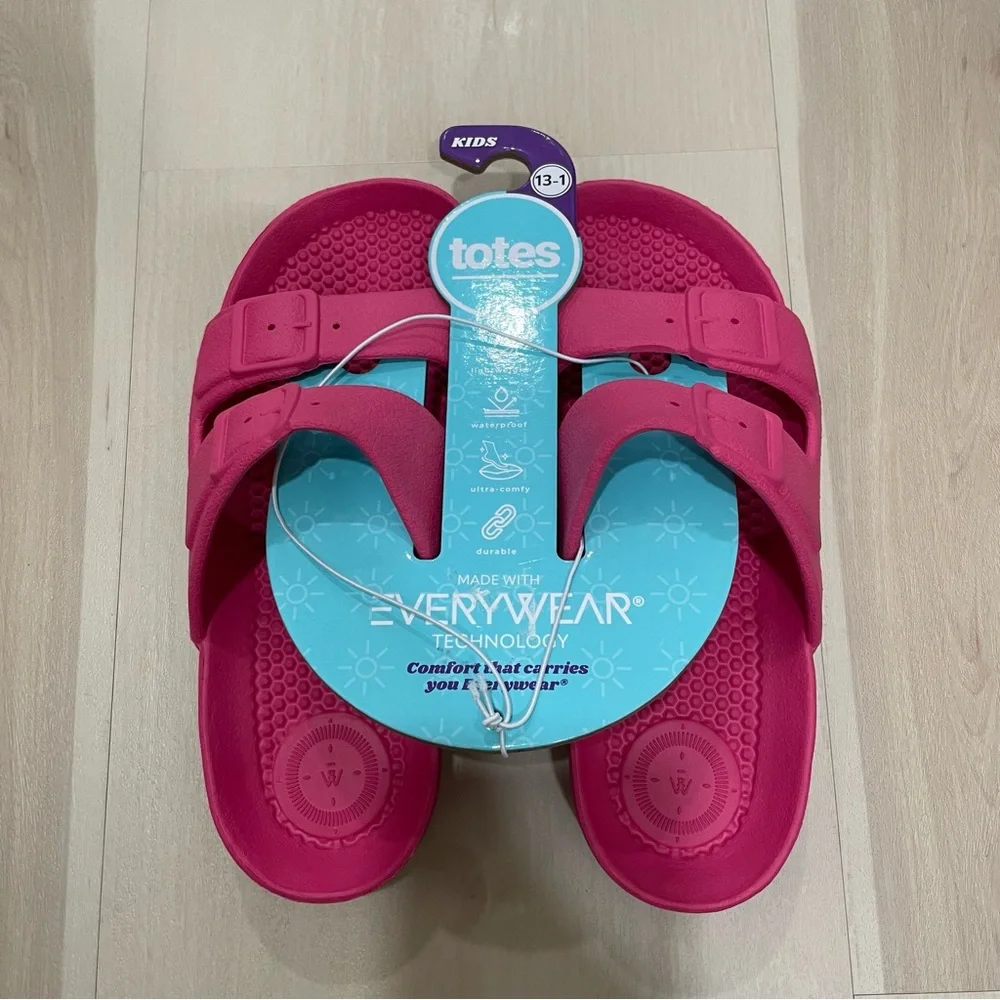 NWT Totes Kids 13-1 Slip On Slides Pink Sandals Lightweight Waterproof